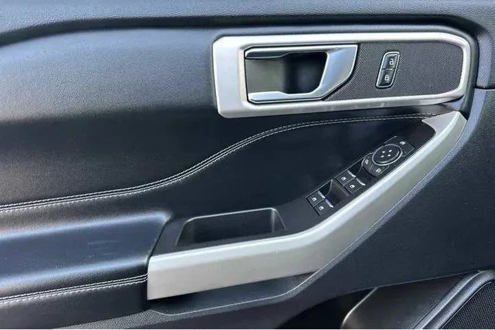 $26600 : Ford Explorer 2022 XLT 4dr S image 10