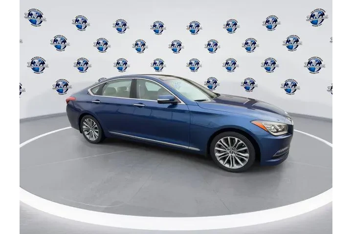 $16490 : Hyundai Genesis 2016 3.8L 4d image 10