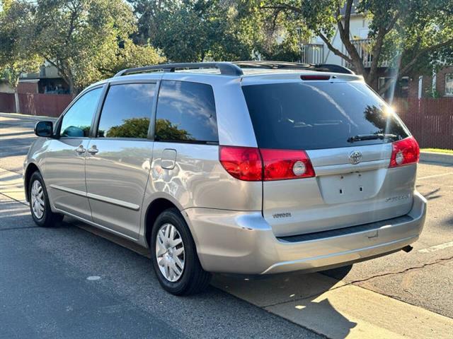 $6952 : 2007 Sienna LE 8-Passenger image 8