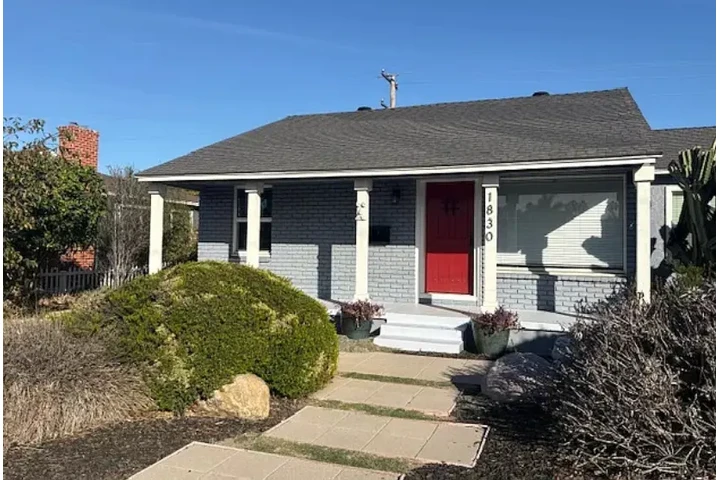 $2495 : 1,428 sq ft updated 4-bedroom image 1