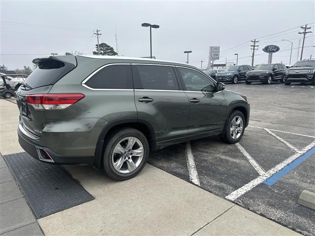 $26999 : 2017 Highlander SUV V-6 cyl image 6