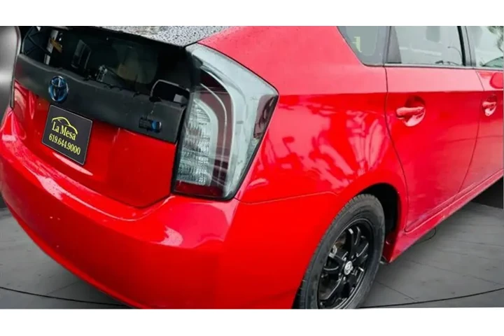 $8990 : 2012 Prius Four image 6