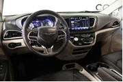 $21736 : Chrysler Pacifica 2022 Touri thumbnail