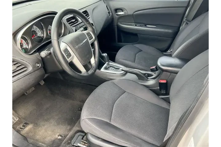 $2900 : Chrysler 200 2012 Touring 4d image 10