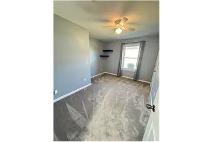 $1900 : Rental property with 3 bedro image 10