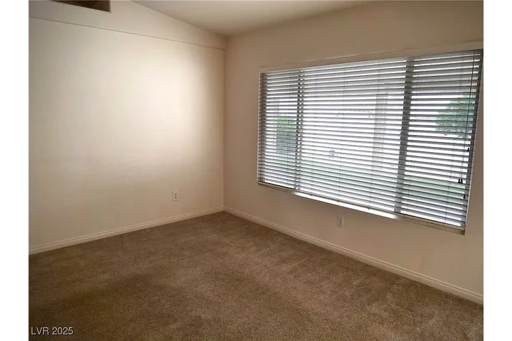 $1100 : 6508 Alpine Forest Ct, Las Veg image 9