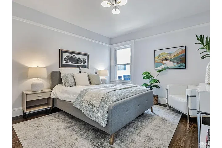 $1500 : This two-story beauty availabl image 3