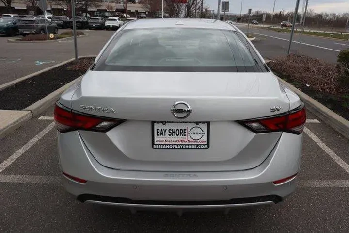 $18354 : Nissan Sentra 2023 SV 4dr Se image 7