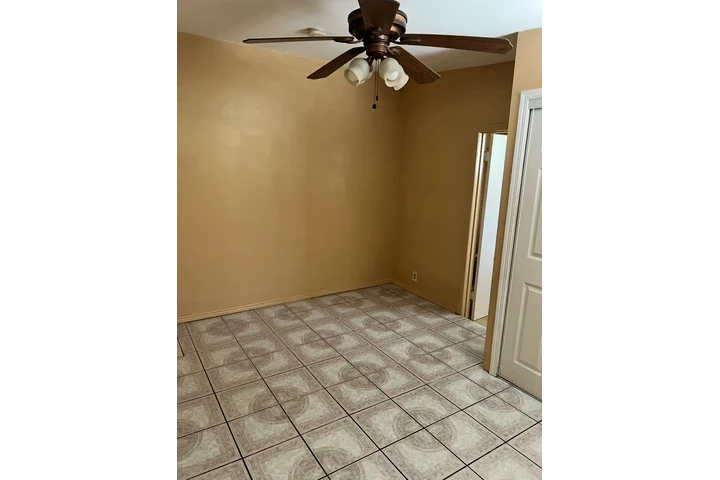 $1800 : Precioso Estudio de Renta image 6