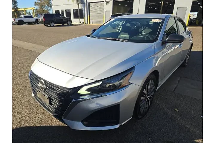 $21995 : Nissan Altima 2024 2.5 SV 4d image 1