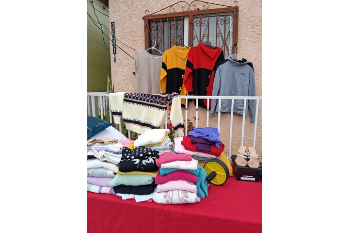 $1 : Gran venta de Garaje image 4