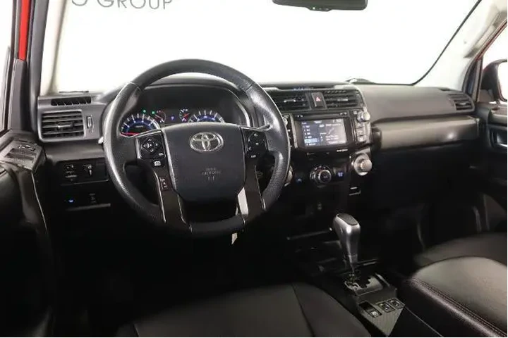 $30955 : Toyota 4Runner 2018 4x4 SR5 image 2