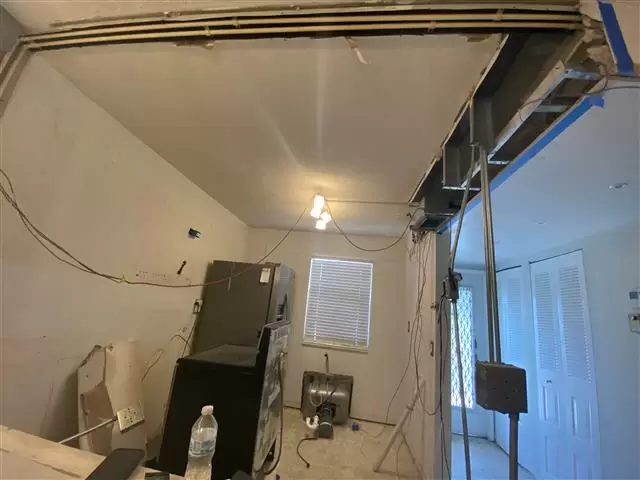 Bravo Electric Construction image 7