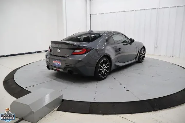$28995 : Toyota GR86 2023 2dr Coupe 6 image 4