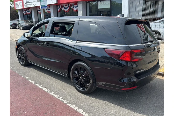 $33990 : Honda Odyssey 2024 Sport 4dr image 3