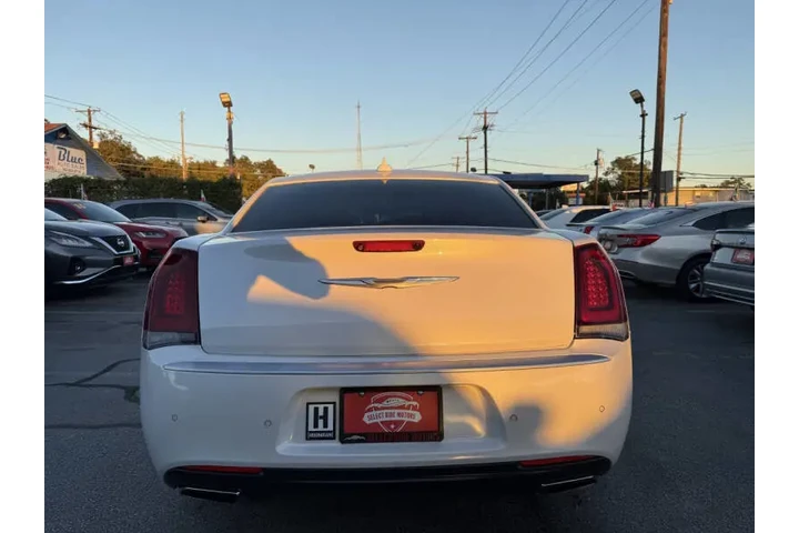 $16599 : 2015 300 C Platinum image 10