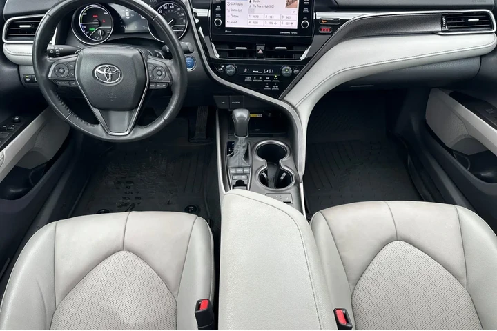 $30900 : Toyota Camry Hybrid 2023 XSE image 6