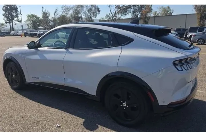 $35400 : Ford Mustang Mach-E 2023 AWD image 3