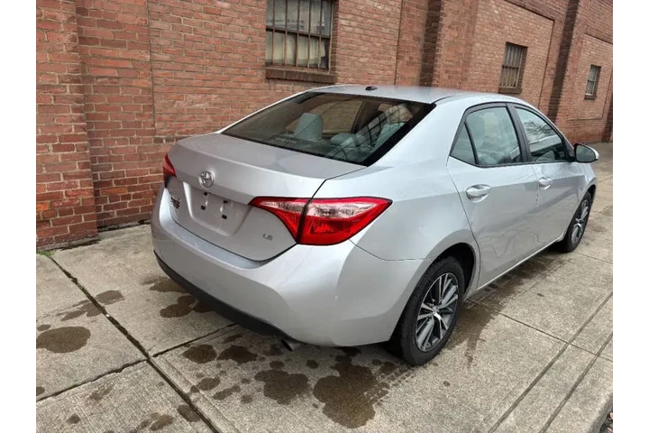 $15500 : 2018 Corolla LE image 8