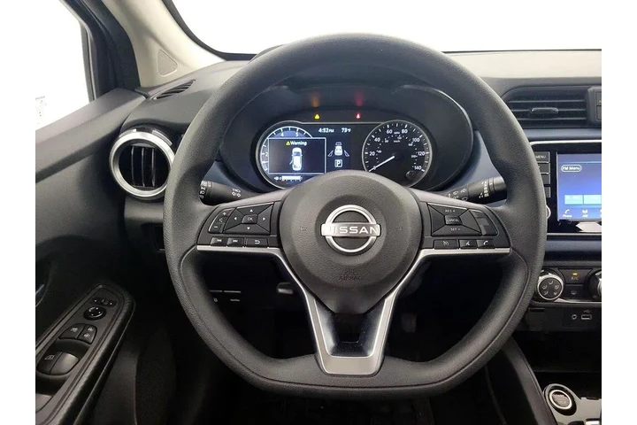 $18998 : Nissan Versa 2025 SV 4dr Sed image 10