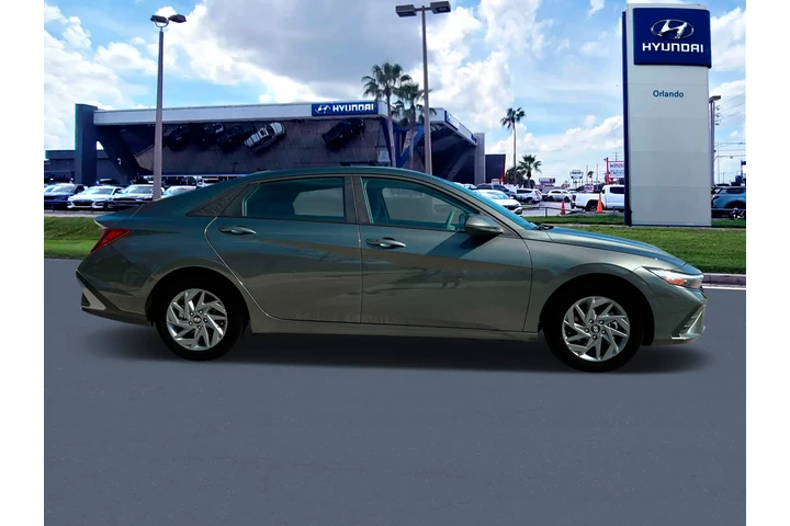 $18823 : Hyundai ELANTRA 2024 SEL 4dr image 9