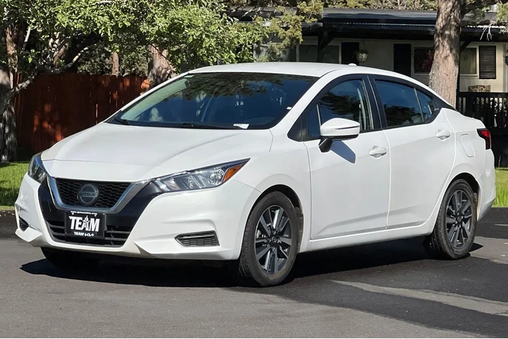 $15552 : Nissan Versa 2021 SV 4dr Sed image 8