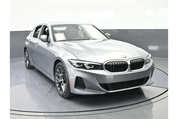 $31879 : BMW 3 Series 2025 330i 4dr S image 9