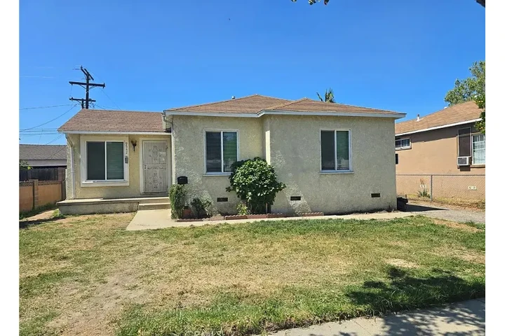 $2200 : Charming and conveniently image 1