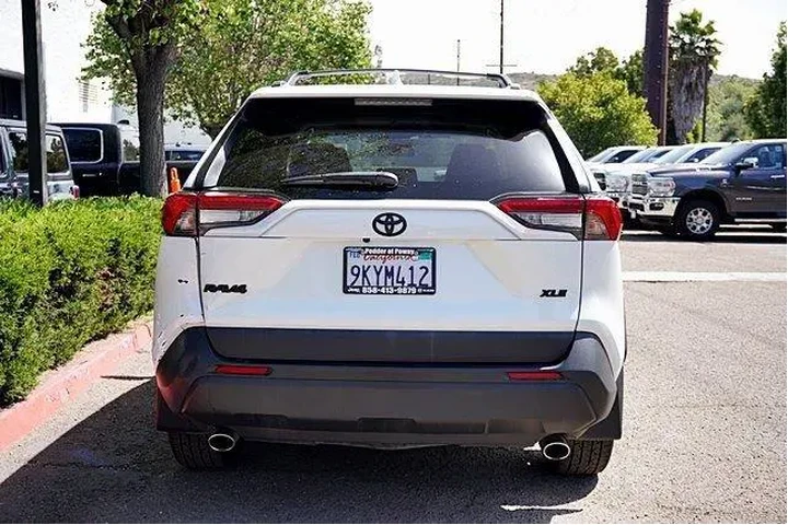 $32985 : Toyota RAV4 2024 XLE Premium image 9