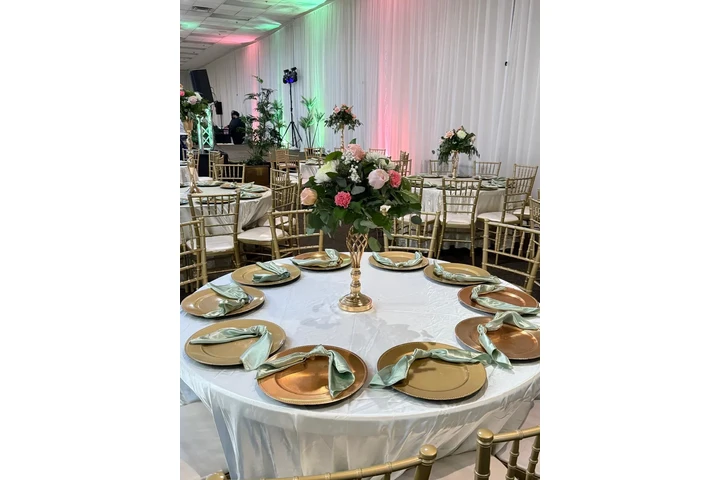 salon de fiestas en Gardena C image 5