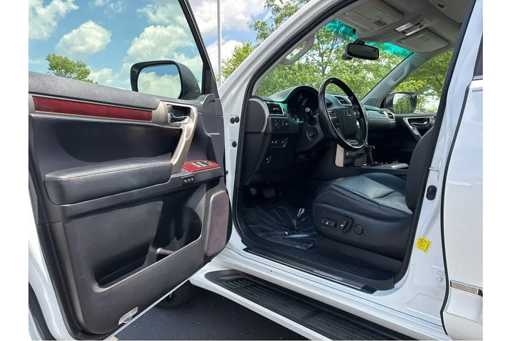 $39699 : 2019 GX 460 Luxury image 2