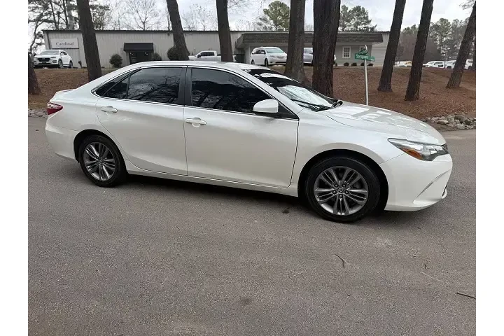 $5500 : 2015 Toyota Camry SE image 4