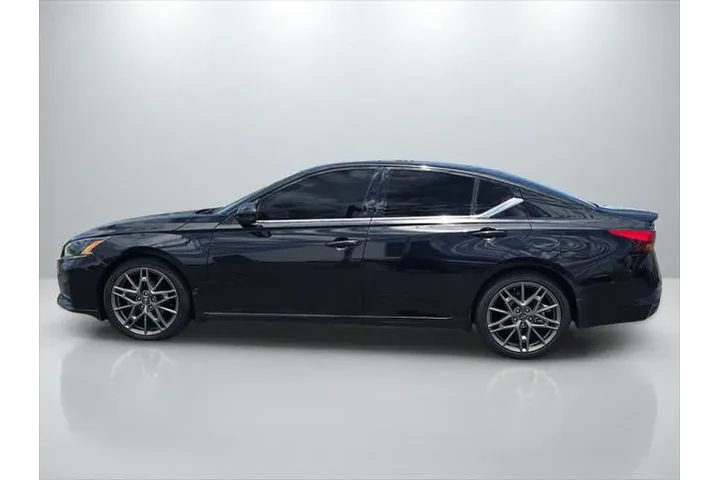 $26999 : Nissan Altima 2023 2.0 SR 4d image 8