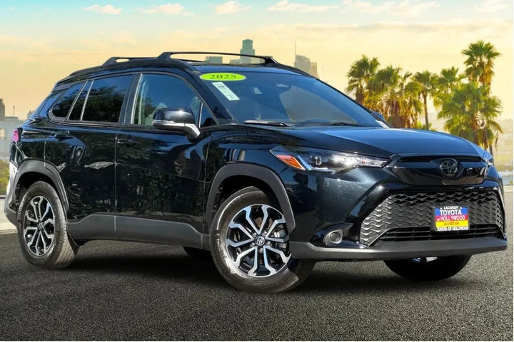 $31315 : Toyota Corolla Cross Hybrid image 2