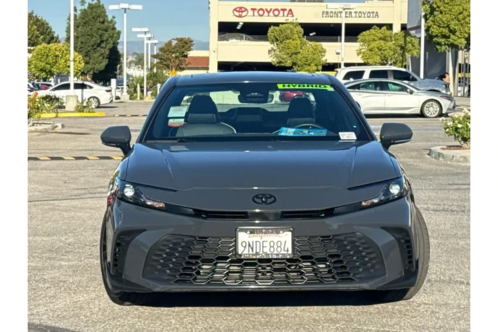 $33980 : Toyota Camry 2025 AWD SE 4dr image 2