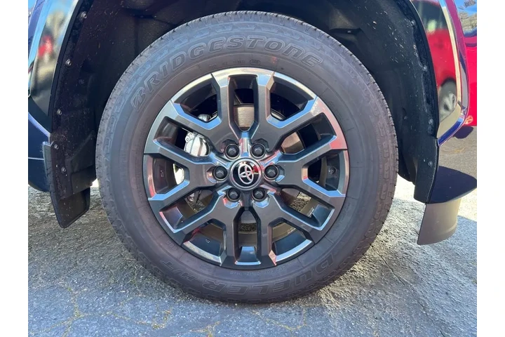 $1983 : Gold Certified2026 Sequoia Pl image 9