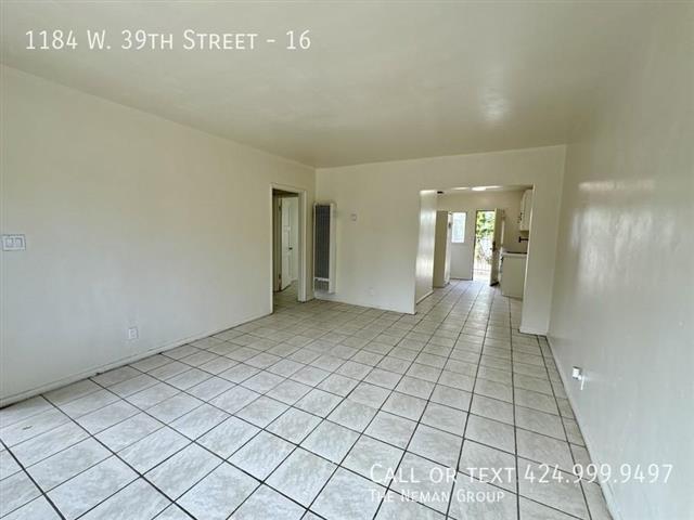 $1950 : LOS ANGELES image 4