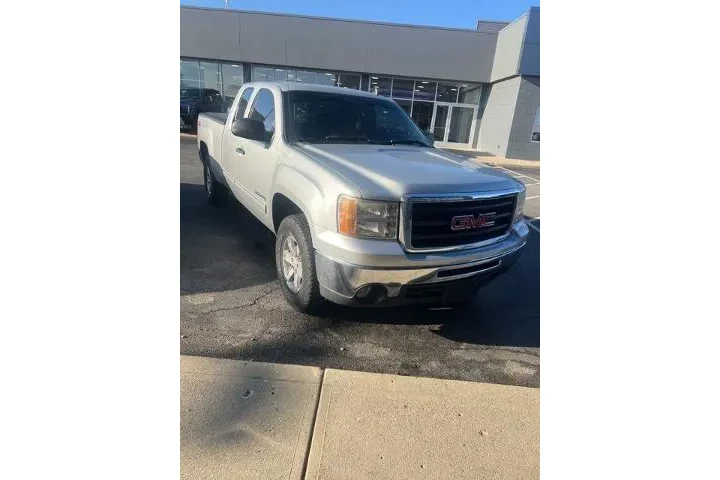 $13995 : GMC Sierra 1500 2011 4x4 SLE image 1