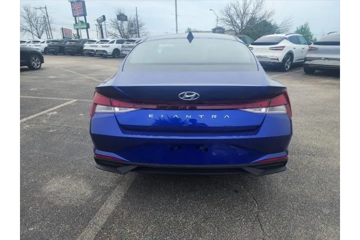 $19900 : Hyundai ELANTRA 2023 SEL 4dr image 7