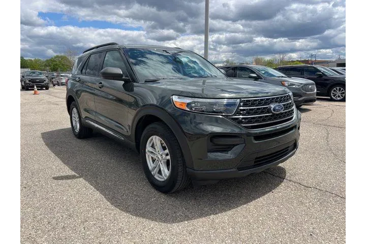 $31715 : Ford Explorer 2023 AWD XLT 4 image 3
