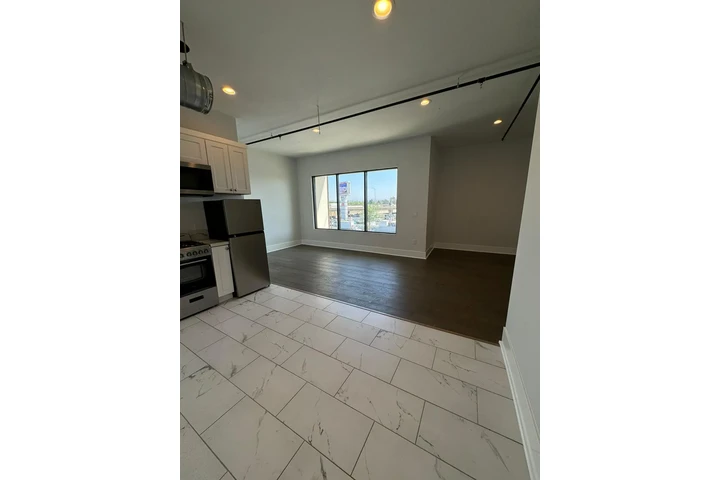 $2000 : Renta Studio (Santa Ana) image 4