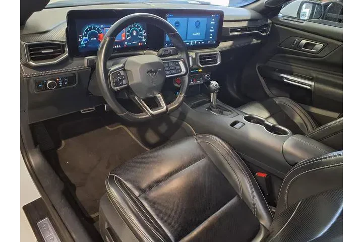 $31998 : Ford Mustang 2024 EcoBoost P image 4