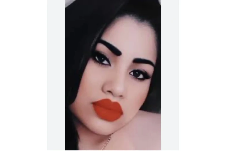 Bonita Transexual discreta ven image 1