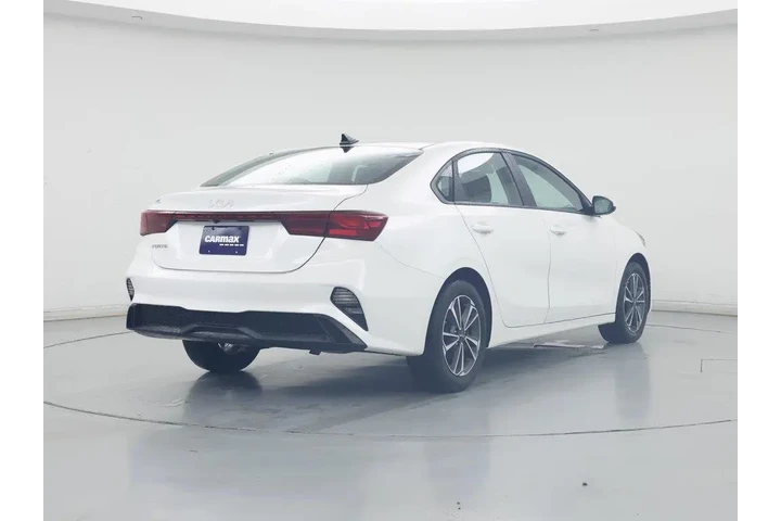 $18998 : Kia Forte 2024 LXS 4dr Sedan image 8