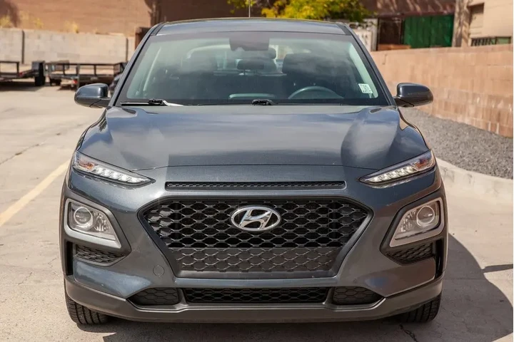 2021 Kona SE image 3