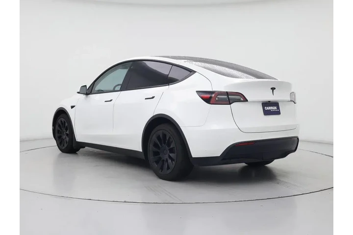$29998 : Tesla Model Y 2022 AWD Long image 2