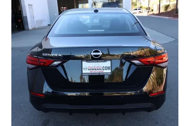 $19326 : Nissan Sentra 2025 SV 4dr Se image 5
