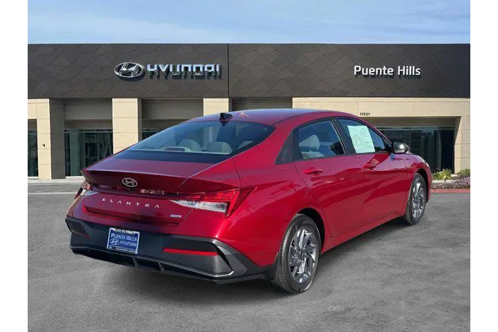 $21995 : Hyundai ELANTRA Hybrid 2024 image 4