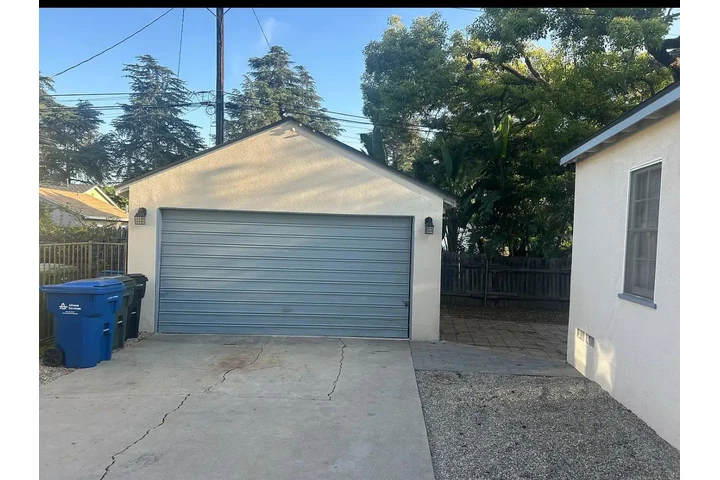 $2750 : Beautiful Single Family Home image 8