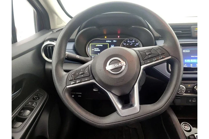 $17998 : Nissan Versa 2025 SV 4dr Sed image 10